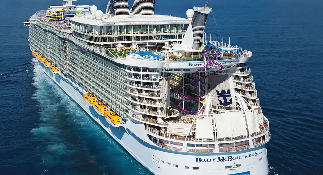 Harmony of the Seas at sea, seen from the stern