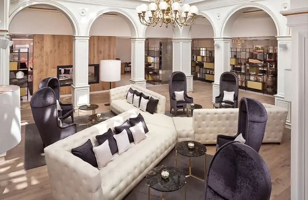 Lobby of the Gran Meliá Palacio de los Duques