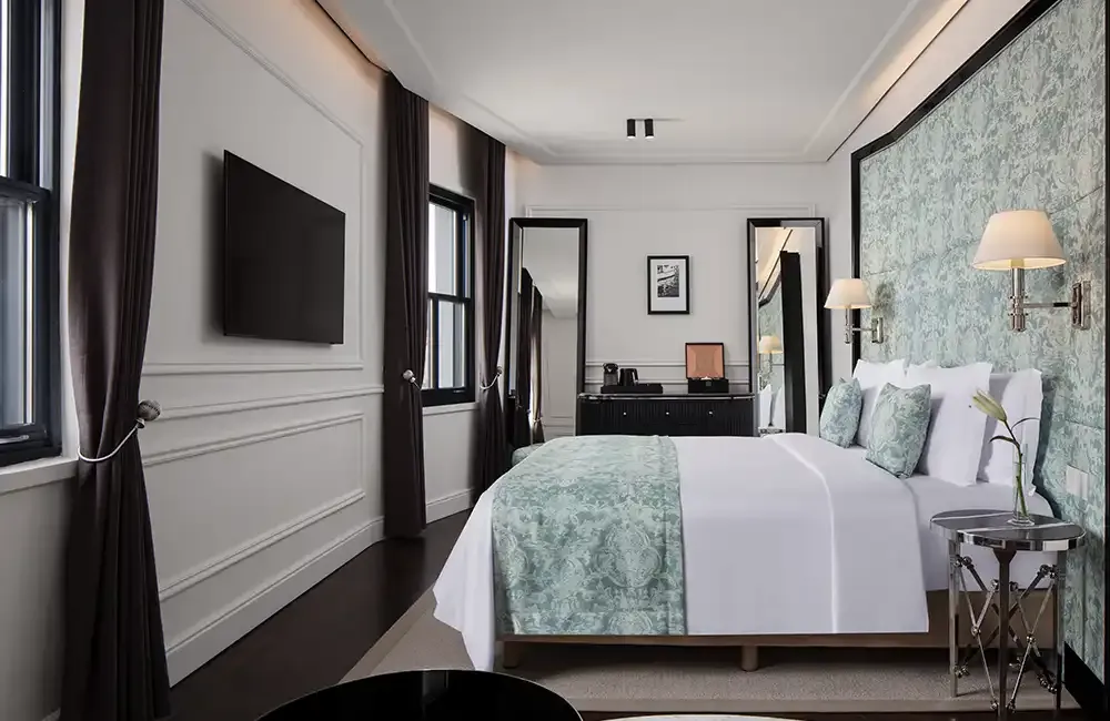 Room at the Sanasaryan Han in Istanbul