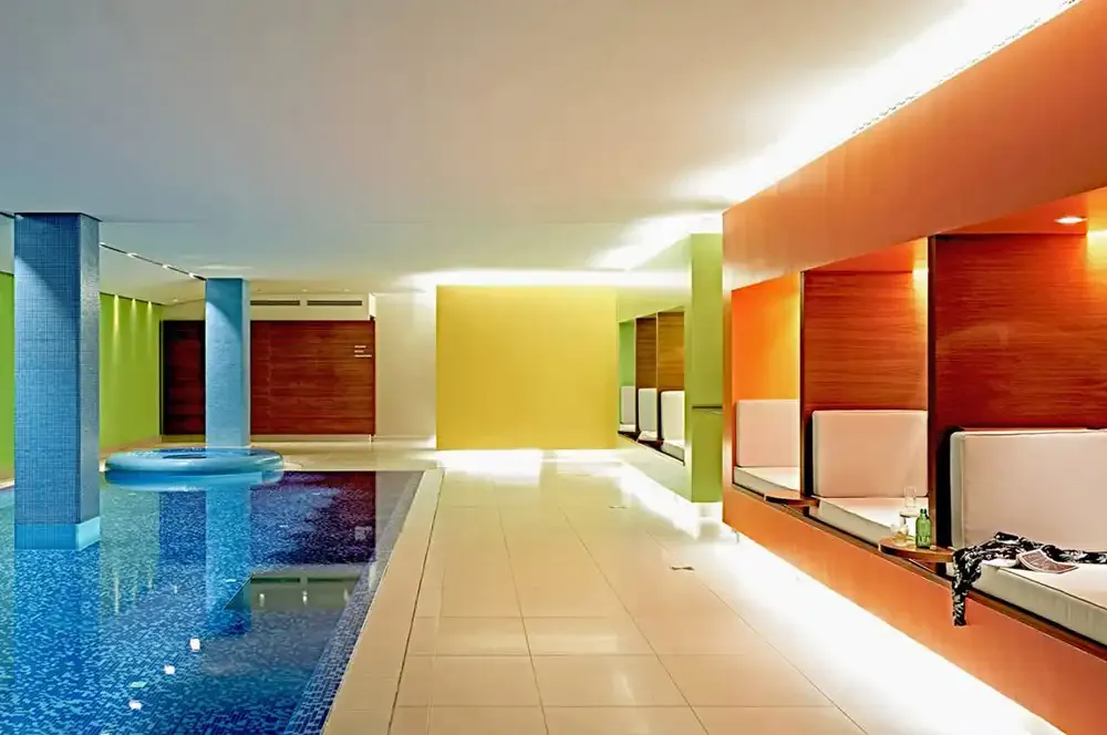 Spa and pool at the SIDE Hotel Hamburg