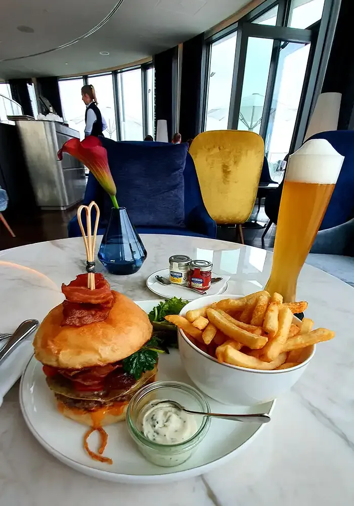 Burger and beer at The Fontenay Bar