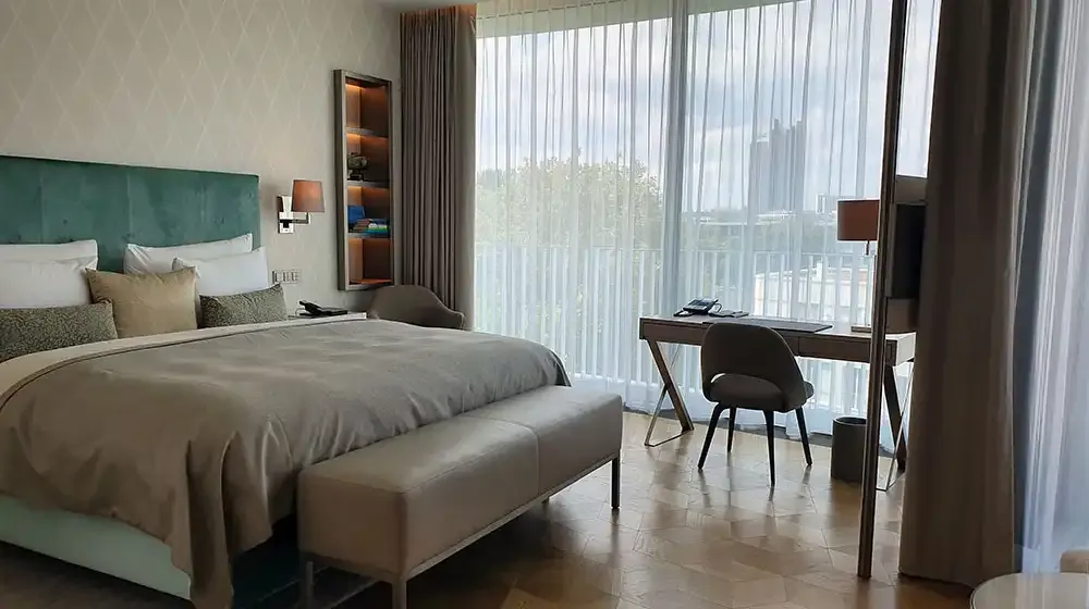 Room at The Fontenay Hamburg