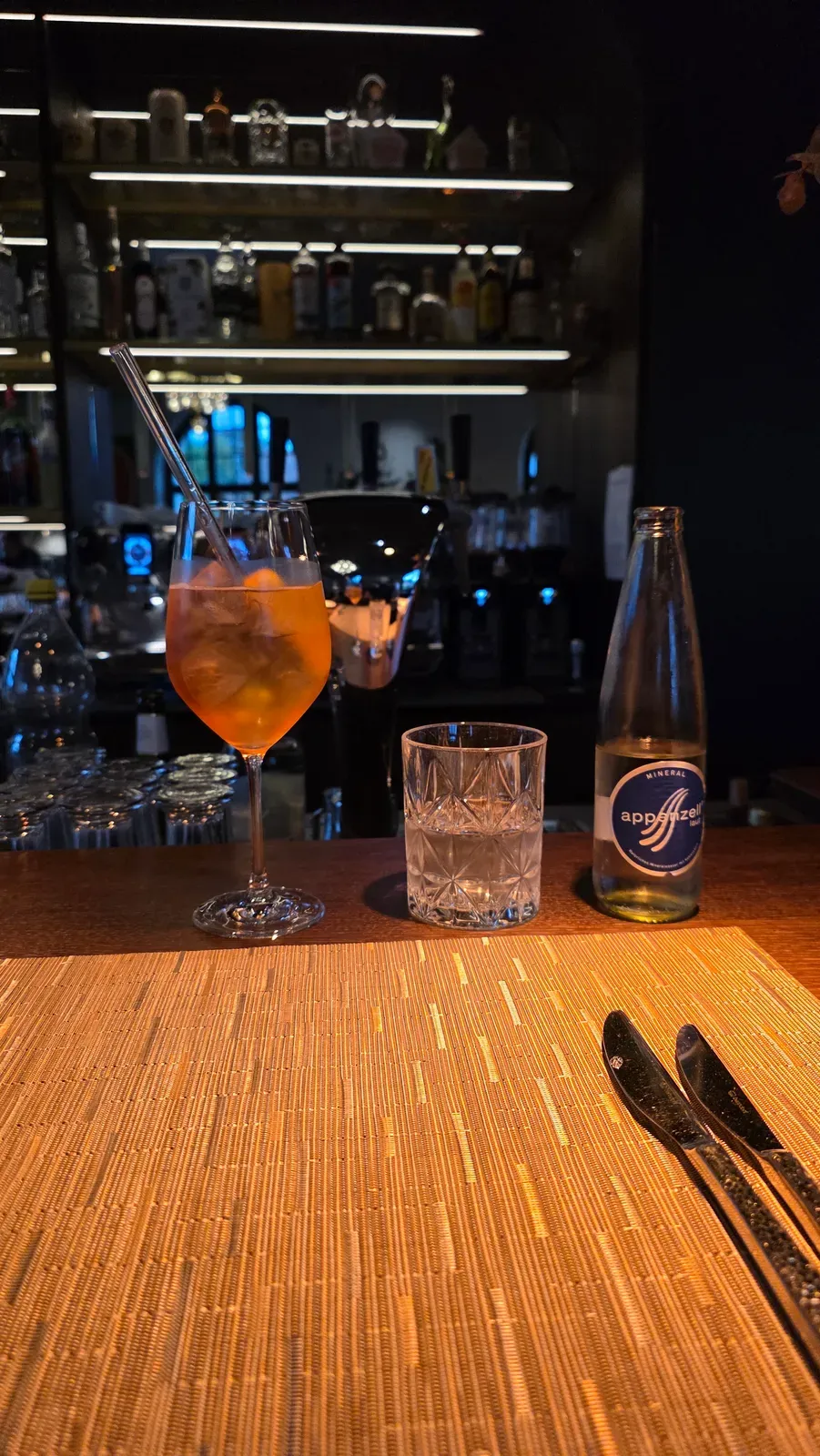 Aperitivo SENZA and Appenzeller mineral water on the bar at Löwengarten Rorschach