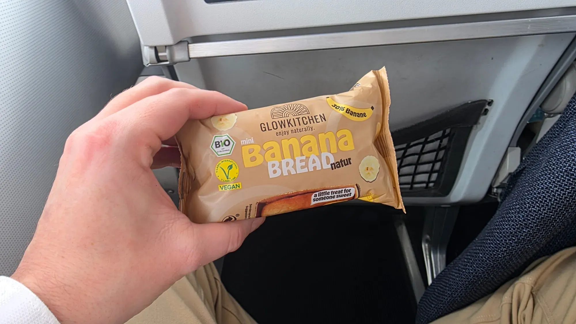 A Glowkitchen mini banana bread on the Eurowings flight