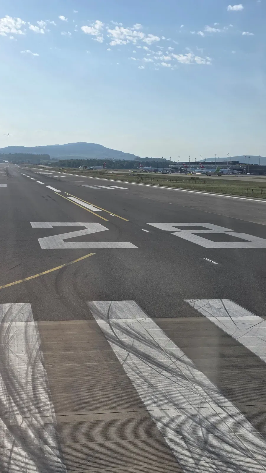 Runway 28 at Zurich Airport seen from the SWISS A320 before take-off