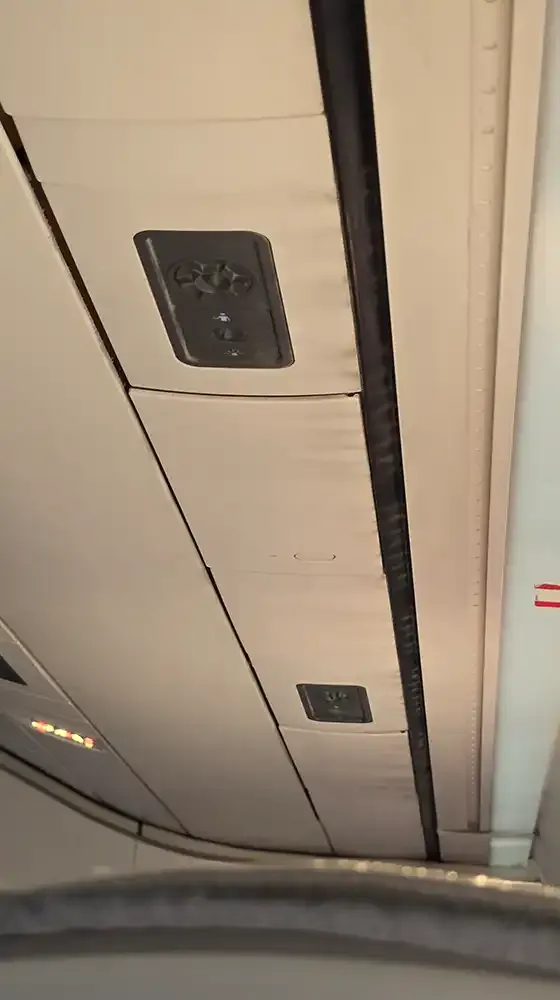 Dirty overhead panel on the Helvetic Embraer E190-E2 during my earlier flight