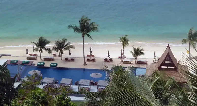 Pool and beach at the InterContinental Koh Samui