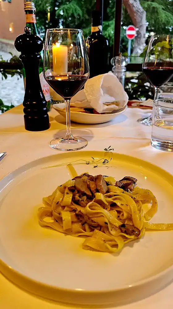 Pasta with mixed wild mushrooms and fried pumpkin at Ristorante Lazaroun